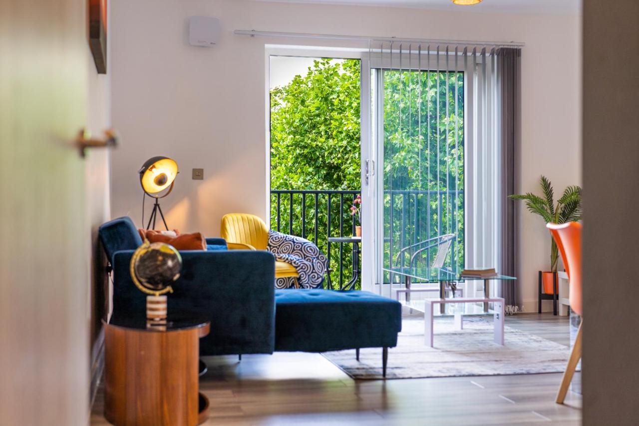 Ashview 8 - Heathrow - Business - Free Parking Apartment Staines-upon-Thames Екстериор снимка