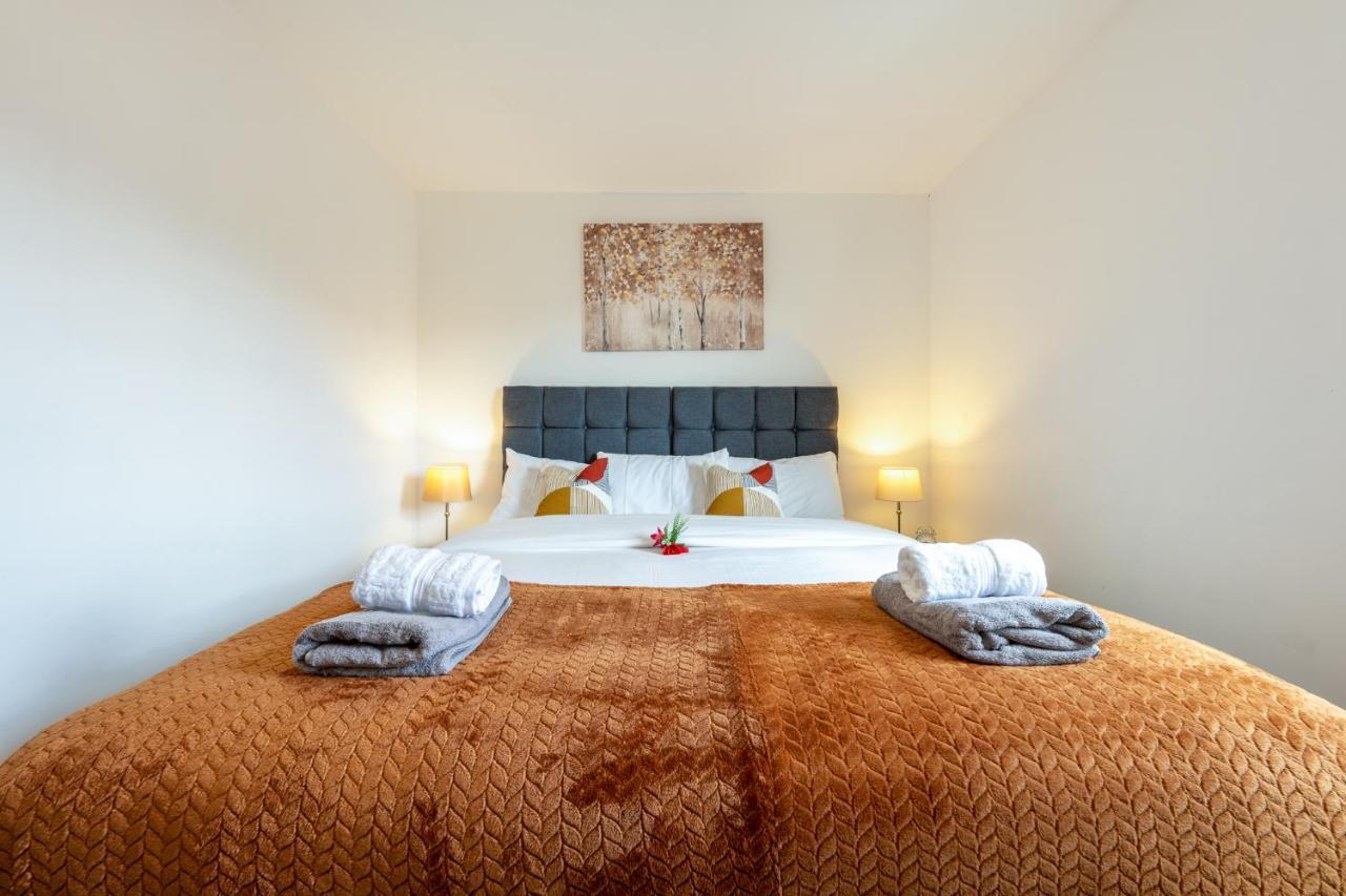 Ashview 8 - Heathrow - Business - Free Parking Apartment Staines-upon-Thames Екстериор снимка
