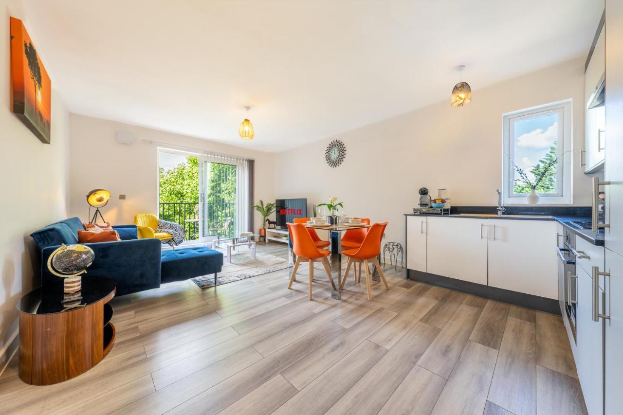 Ashview 8 - Heathrow - Business - Free Parking Apartment Staines-upon-Thames Екстериор снимка