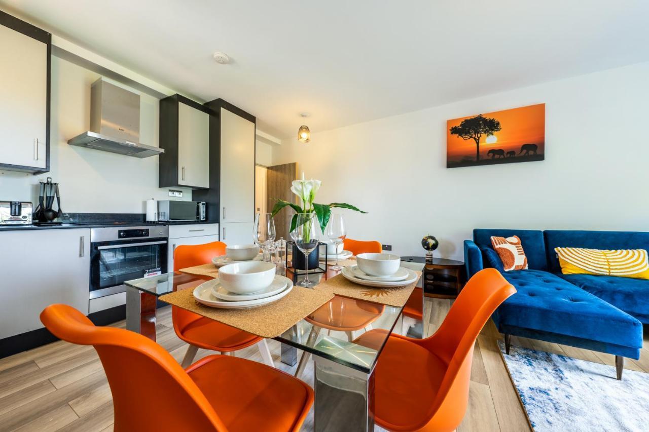 Ashview 8 - Heathrow - Business - Free Parking Apartment Staines-upon-Thames Екстериор снимка