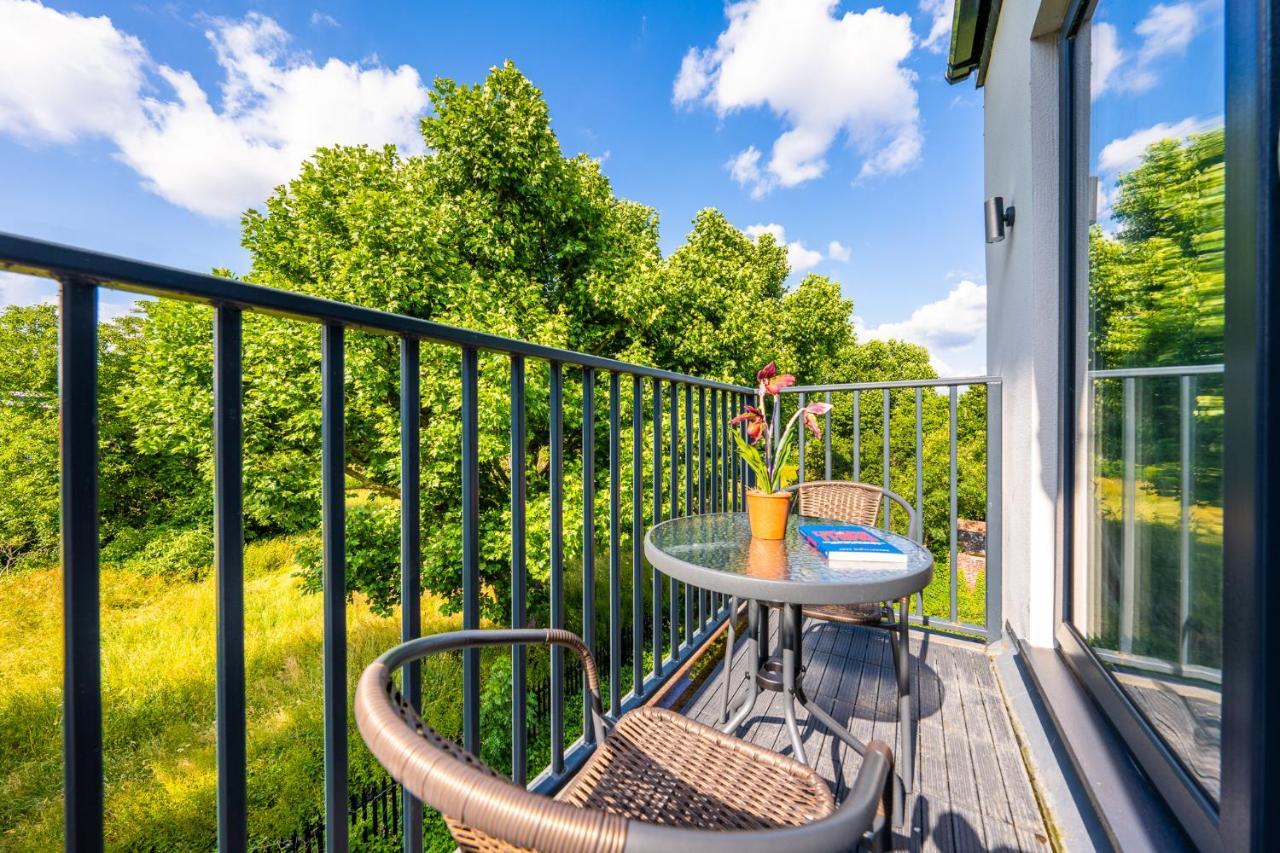 Ashview 8 - Heathrow - Business - Free Parking Apartment Staines-upon-Thames Екстериор снимка